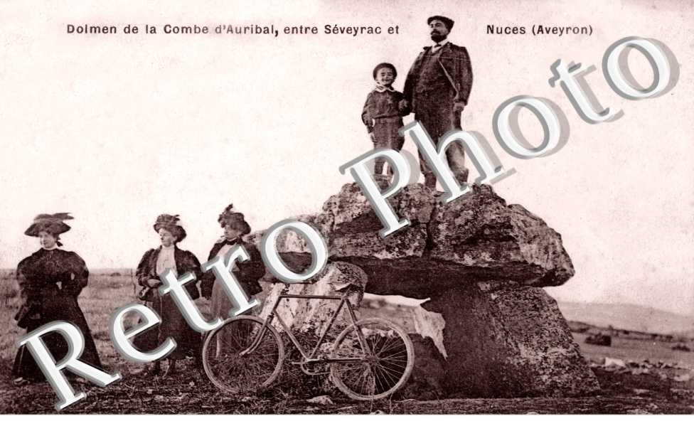 Dolmen de la Combe d'Auribal entre Seveyrac et Nuces