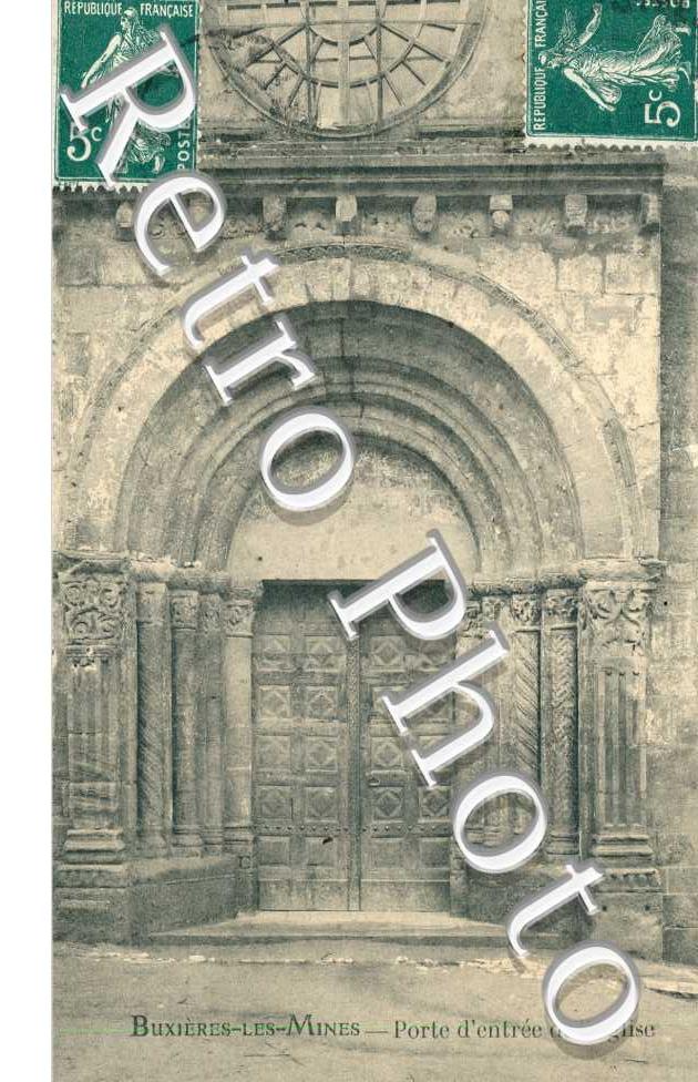 porte d'entree de l'eglise