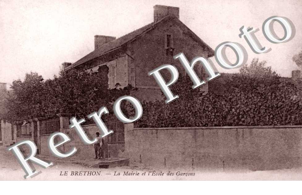 La Mairie et l'Ecole des Garcons