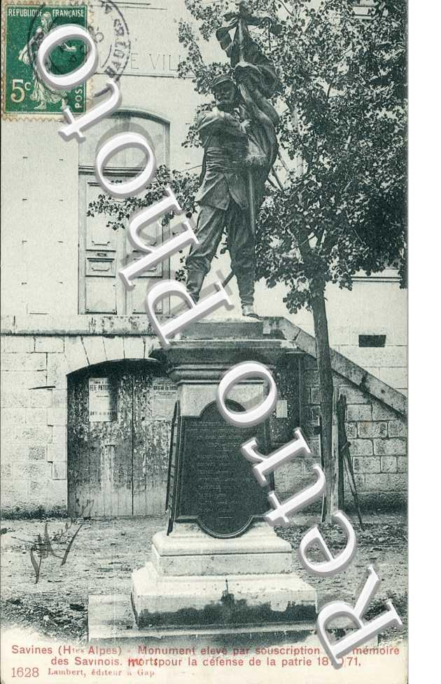Monument eleve a la memoire des Savinois morts pour la Patrie