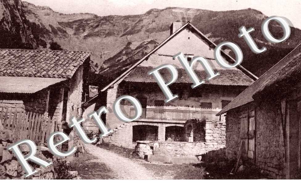 Vieille maison - Portail arrondi