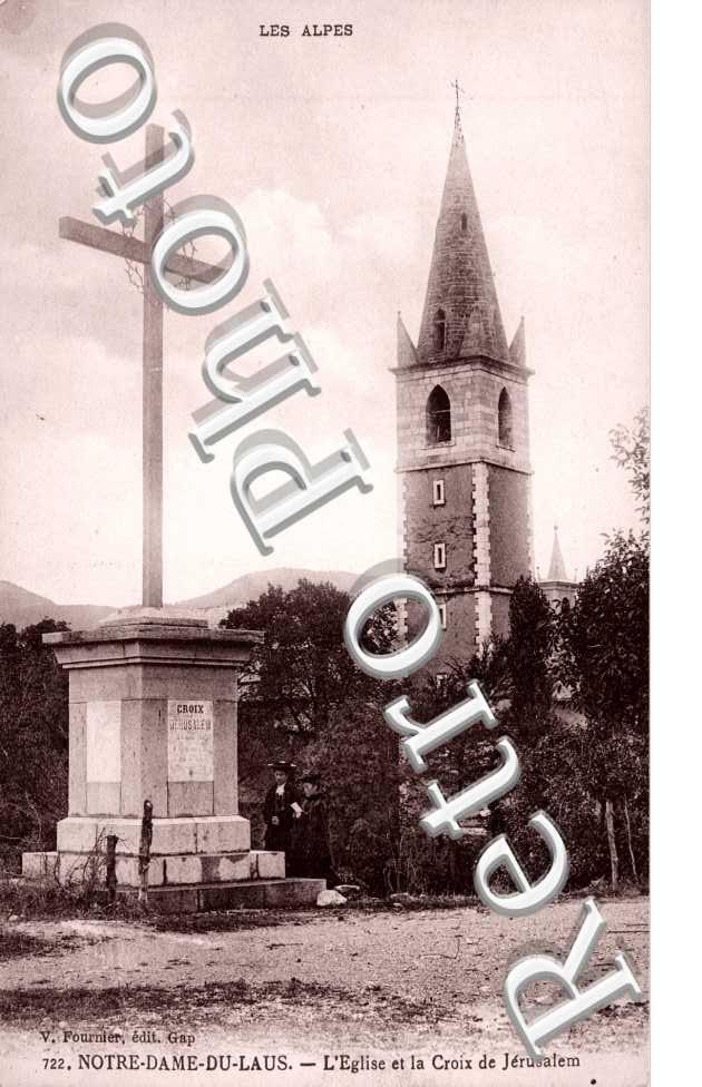 Notre-Dame du Laus - l'eglise et la croix de Jerusalem