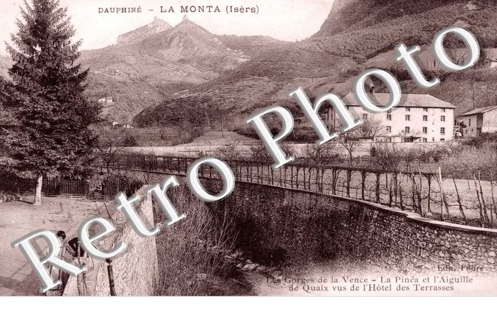 Les gorges de la Vence - La Pinea et l'Aiguille de Quaix