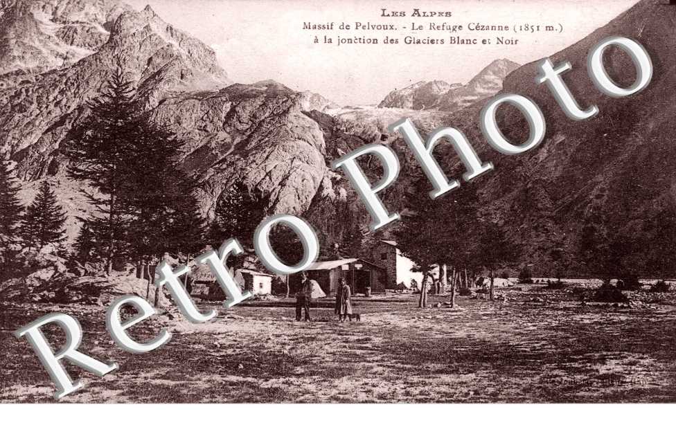 Massif de Pelvoux. le refuge cezanne (1851m.) a la jonction des glaciers blanc et noir
