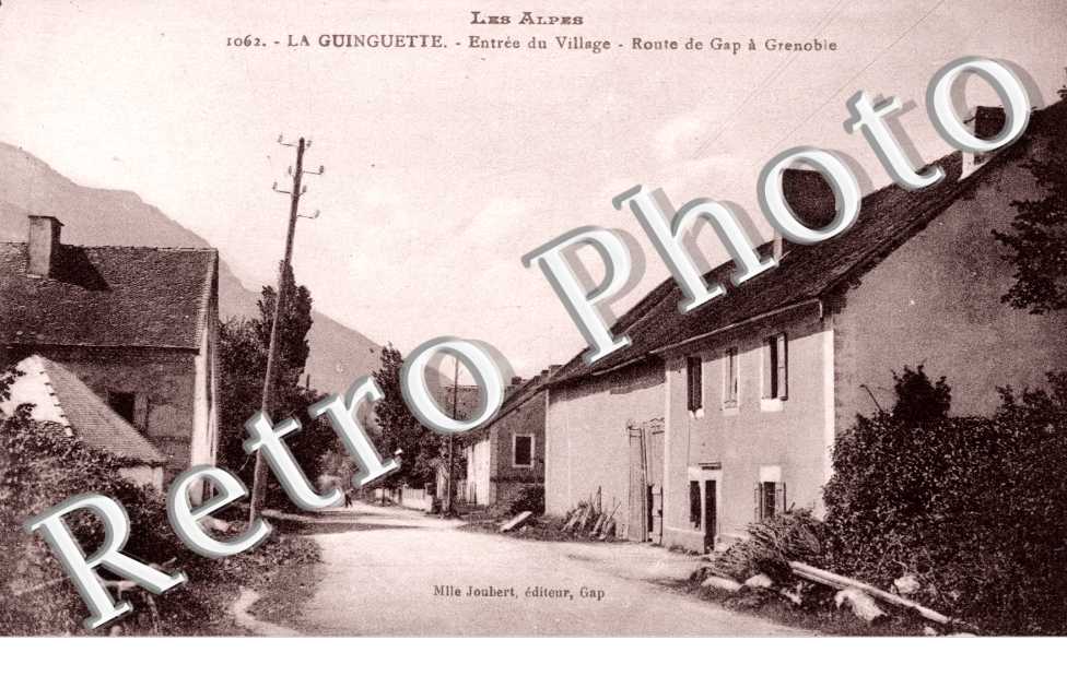 La Guinguette - entree du village - route de Gap