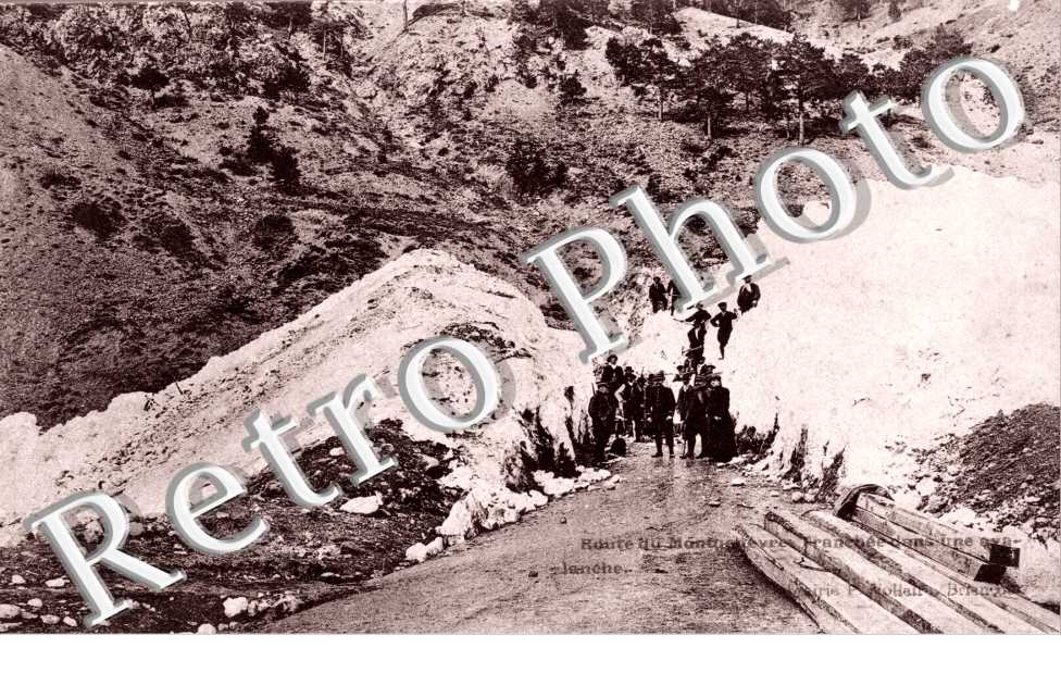 route du Montgenevre tranchee dans une avalanche