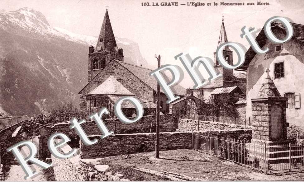 L'Eglise et le Monument aux Morts