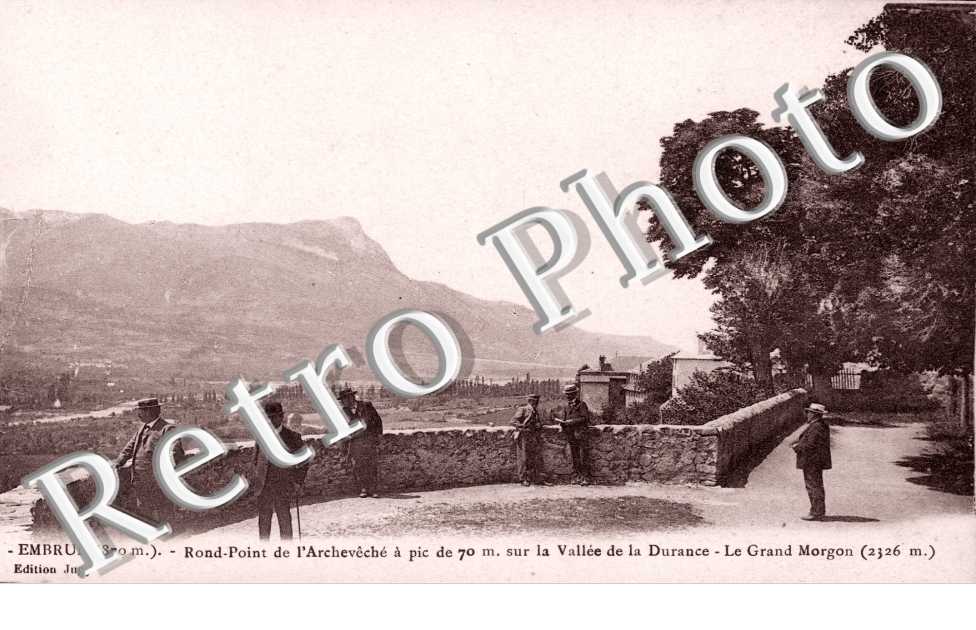 Rond Point de l'Archeveche