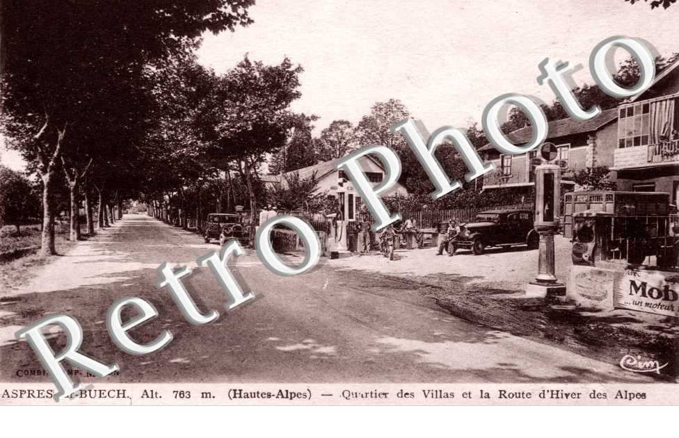 Quartier des villas et la route d'hiver des Alpes