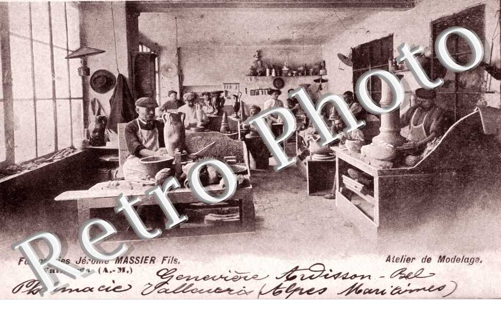 Faiencerie Jerome massier  fils -atelier de modelage