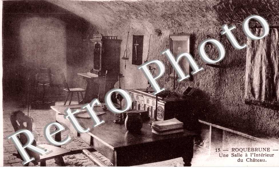 Une Salle a l'Interieur du Chateau