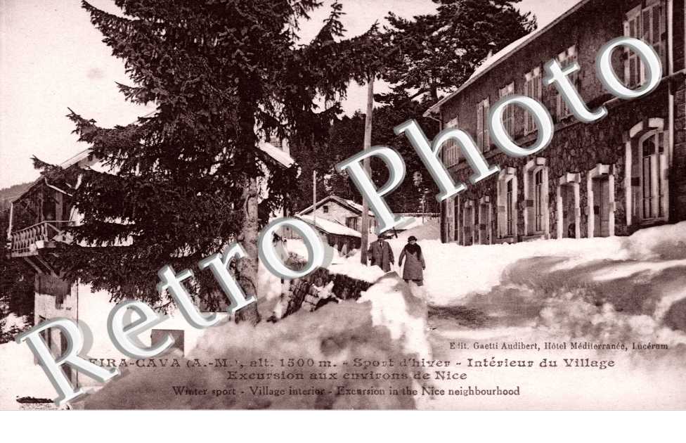 Sport d'hiver - interieur du village (sous la neige)
