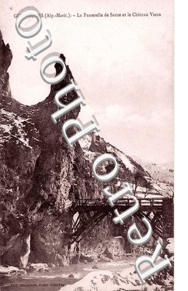 La passerelle de Sauze et le chateau