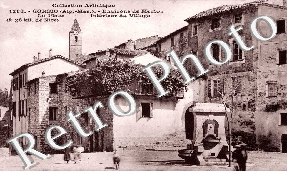 La place - interieur du village