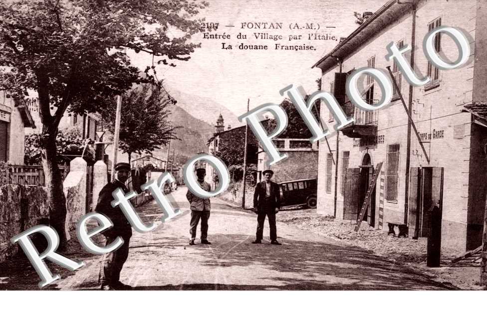 Entree du village - la douane francaise