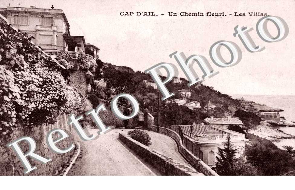 Les villas  - un chemin fleuri