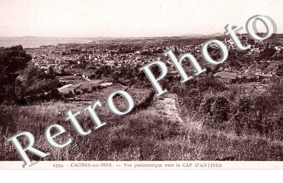 Vue Panoramique vers le Cap d'Antibes