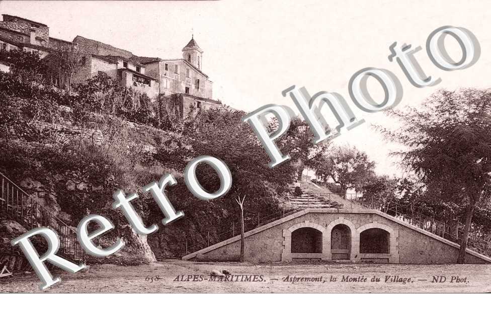 La montee du village