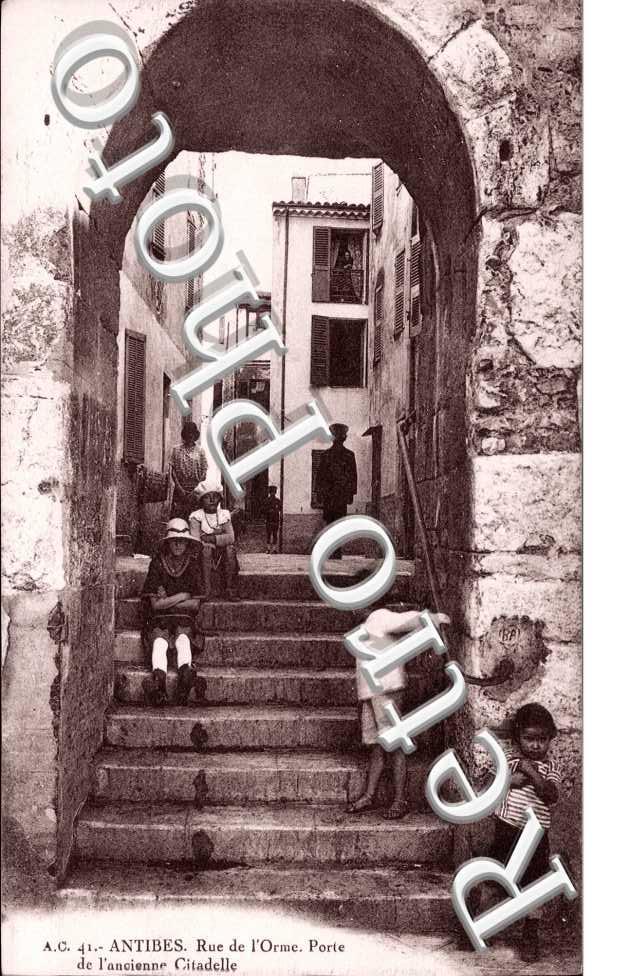 Rue de l'orme - porte de l'ancienne citadelle
