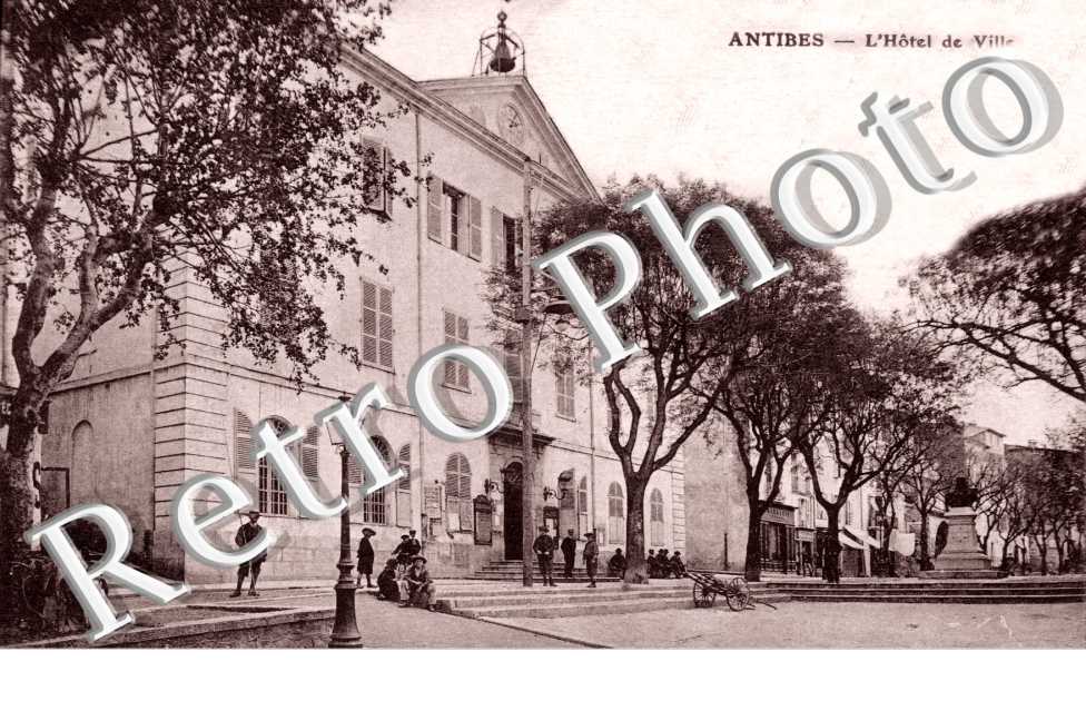 L'Hotel de Ville