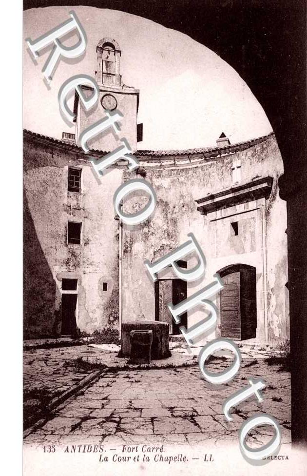 Fort Carre, la Cour et la Chapelle