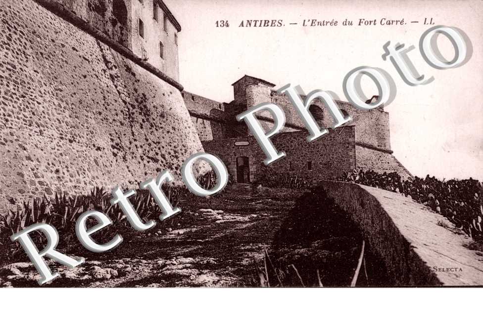 Entree du Fort Carre