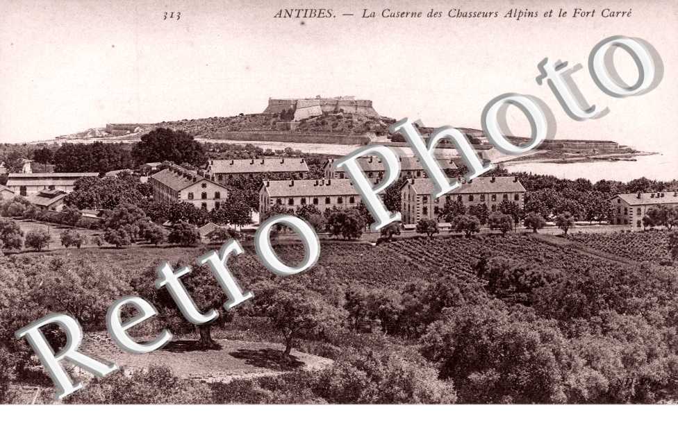 La caserne des chasseurs Alpins et le fort carre