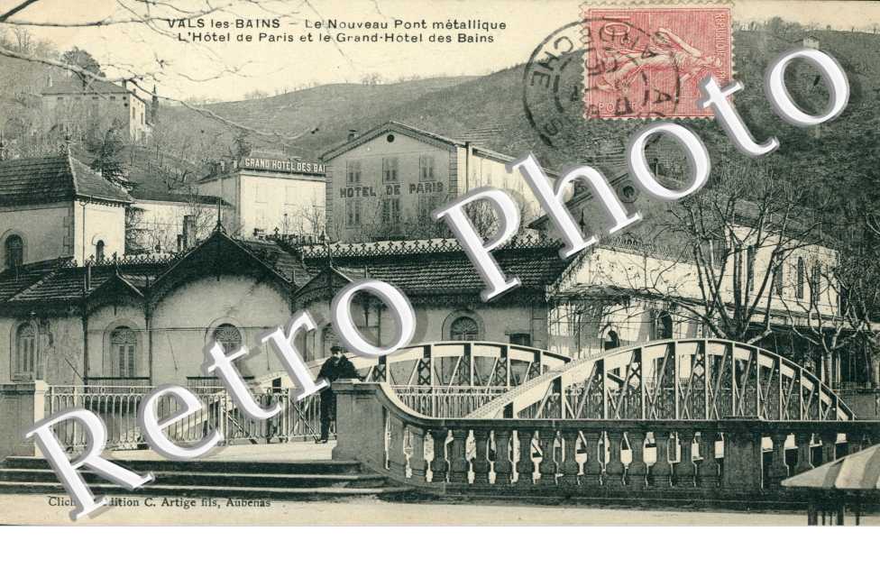 le nouveau pont metallique L'hotel de Paris et le grand hotel des bains