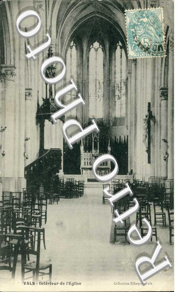 interieur de l'eglise