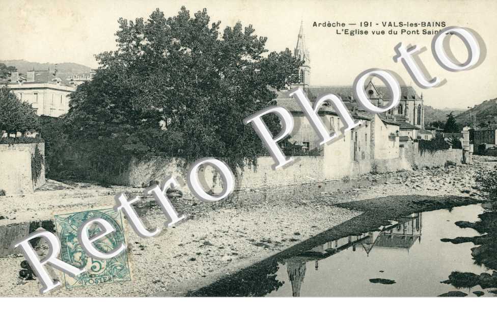 Eglise vue du Pont St Jean