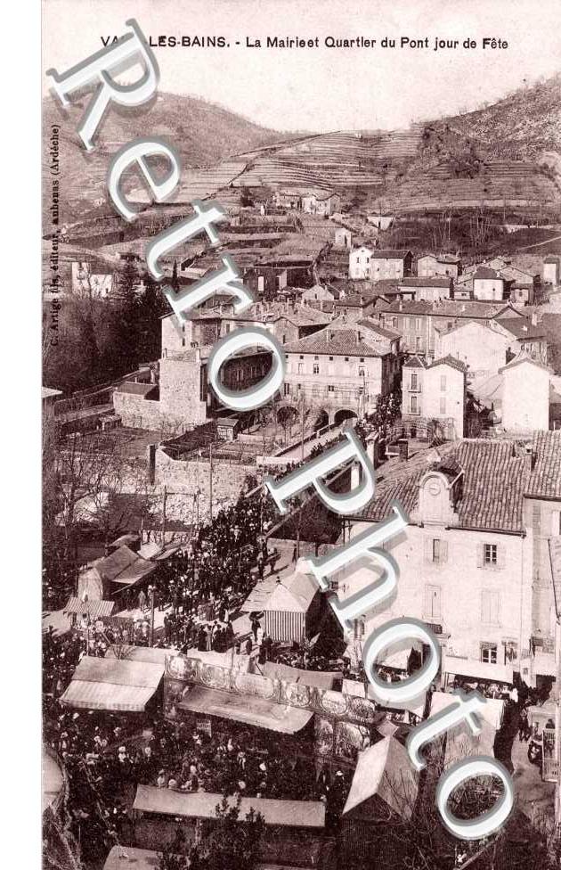Vals-les-Bains, la Mairie et Quartier du Pont de Fetes