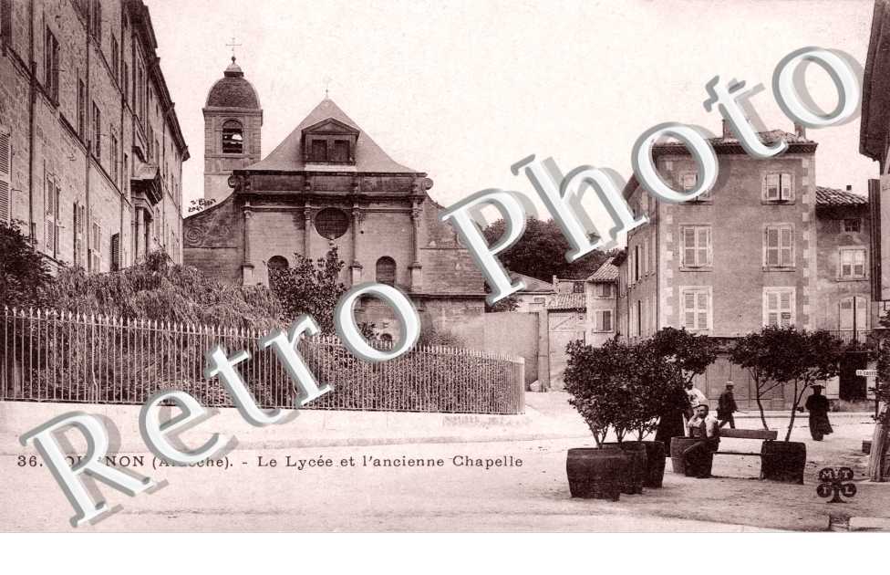 Le lycee et l'ancienne Chapelle