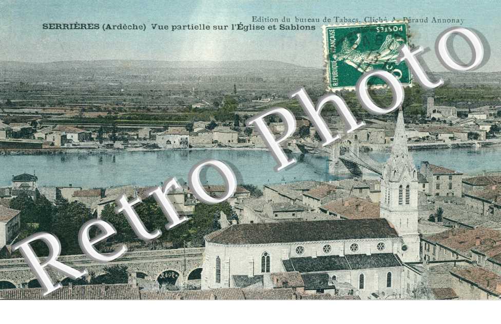 Vue partielle sur l'Eglise et Sablons