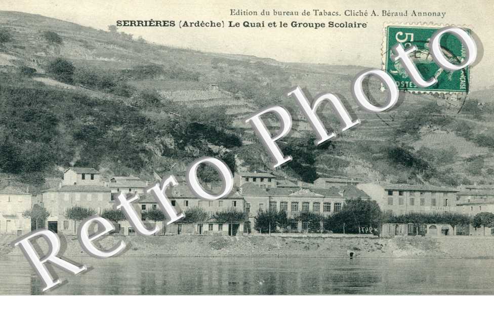 Le Quai et le Groupe Scolaire