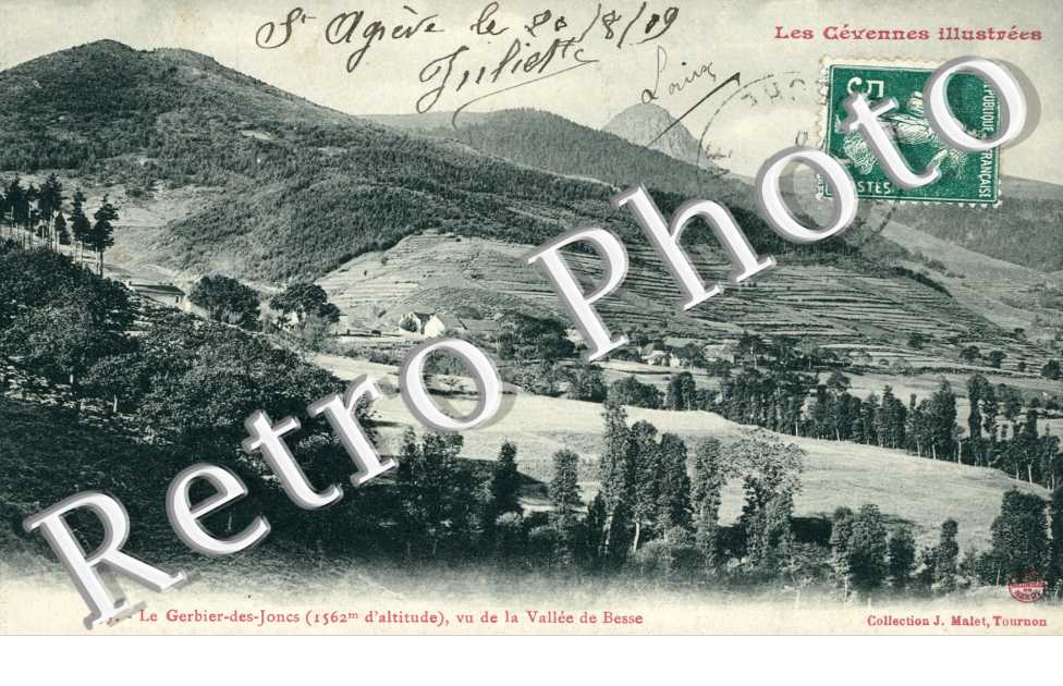 Le Mont Gerbier des Joncs vue de la vallee de la Besse