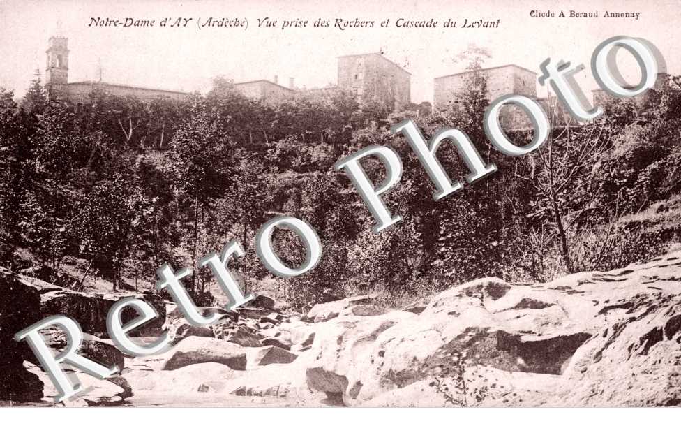 Vue prise des rochers et cascade du Levant - Notre Dame d'Ay