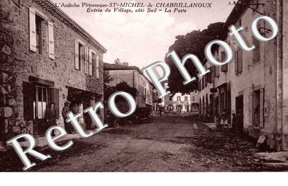 Entree du Village et la Poste