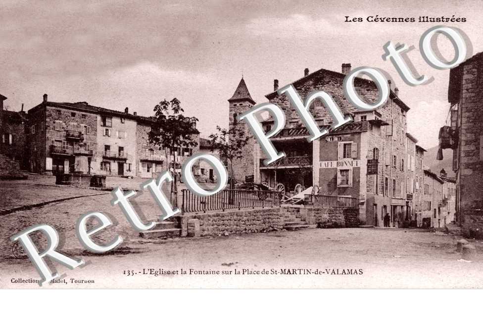 L'eglise et la fontaine sur la place de St Martin
