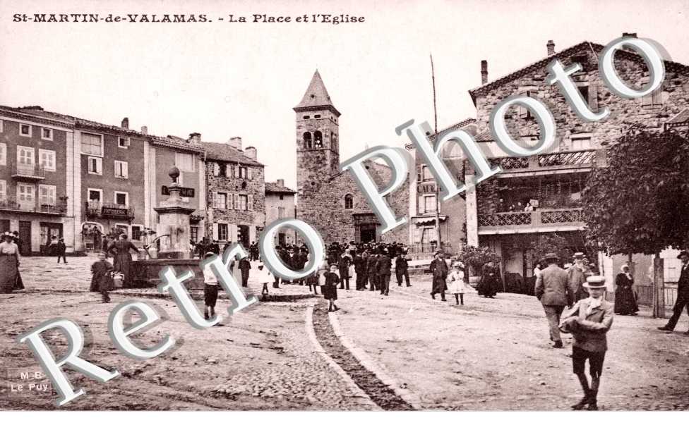 La place et l'eglise