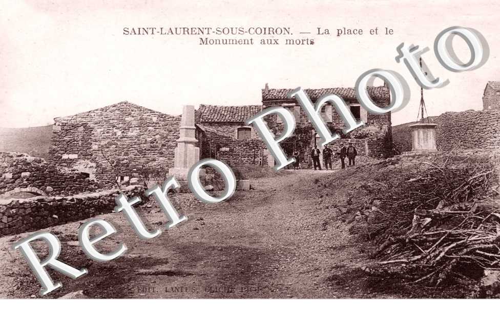 La Place et le Monument aux Morts