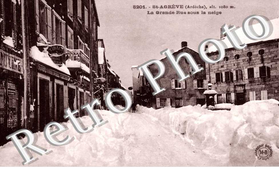 Saint-Agreve, la Grande Rue sous la Neige