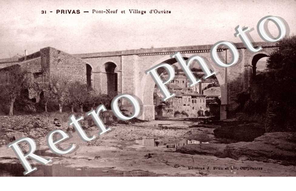 Le Pont Neuf et Village d'Ouveze