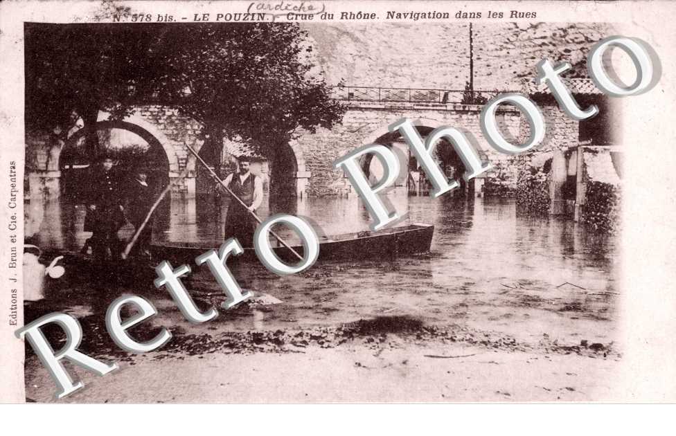Crue du Rhone - navigation dans les rues