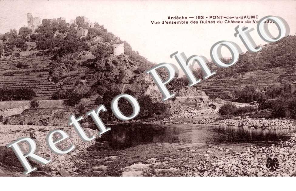 Vue d'ensemble des ruines du chateau de Ventadour