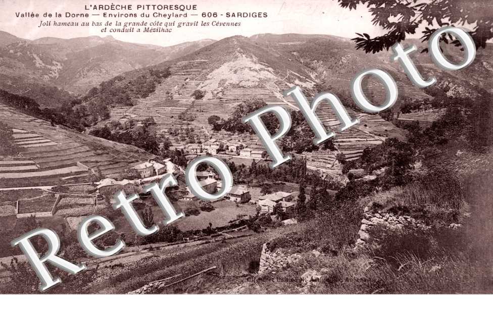 Sardiges Joli hameau au bas de la grande cote qui conduit a Mezilhac