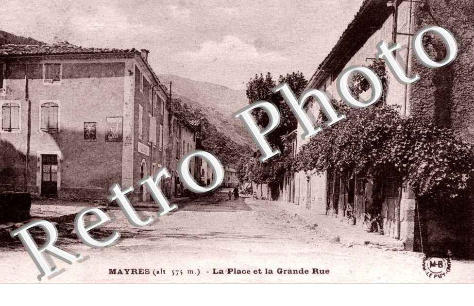 La place et la grande rue