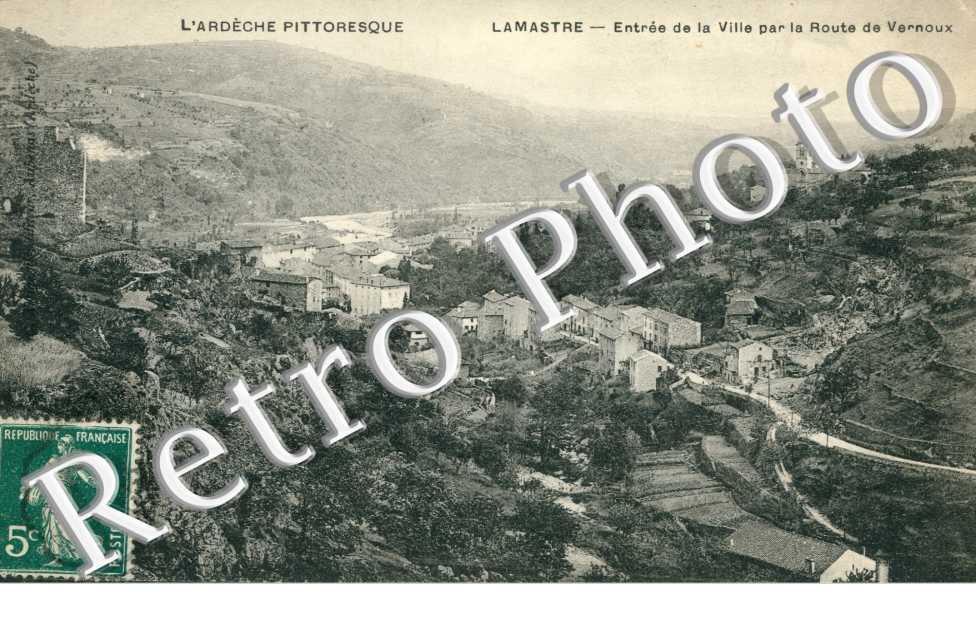 Entree de la ville par la route de Vernoux
