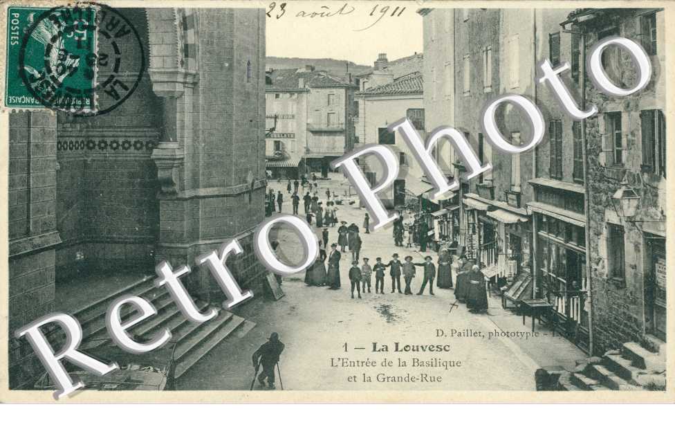 entree de la Basilique et Grande Rue  -  1911