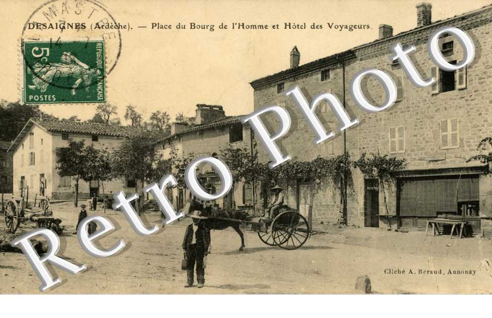 Place du Bourg de l'Homme et Hotel des Voyageurs