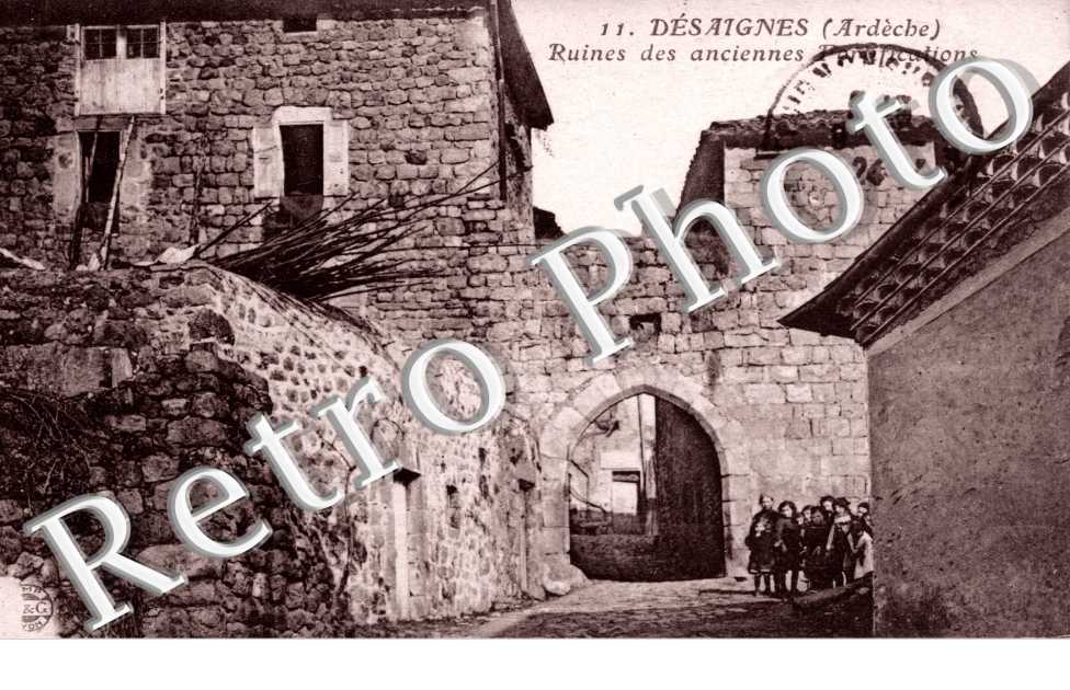 Ruines des anciennes fortifications